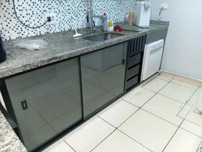 Fechamento de pia em vidro a partir de 399,00 m2