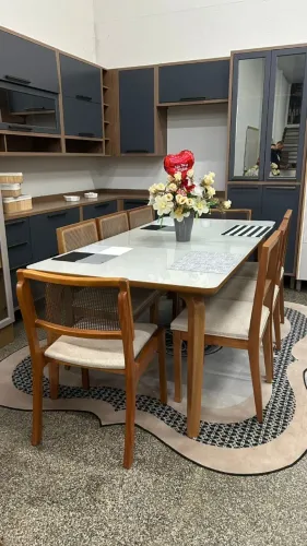 ? MESA DE JANTAR PREMIUM ? ? Medida: 2,00m x 1,10m ? Tampo laqueado com vidro sobreposto