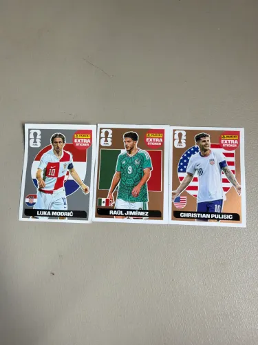 Kit 3 figurinha legend