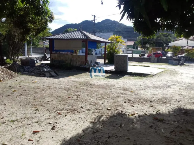 EXCELENTE TERRENO LOCALIZADO NA RUA PRINCIPAL.