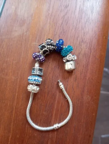 Pulseira com Berloques Arezzo