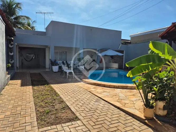 Excelente Casa com 3 Quartos, Piscina e Área Gourmet à Venda ou para Alugar na 612 Sul cod