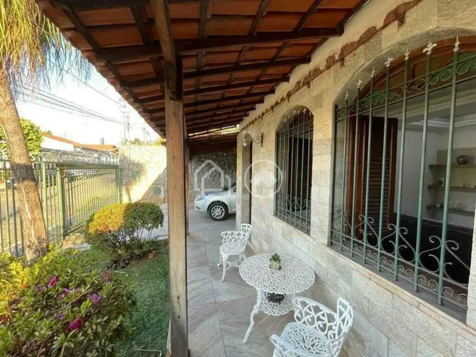 Casa com 3 quartos à venda, 212 m² por R$ 1.200.000 - Betânia - Belo Horizonte/MG