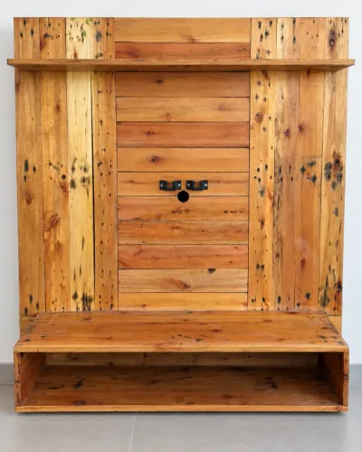 Painel de TV Rústico - Madeira de Pallet - Usado R$ 300,00