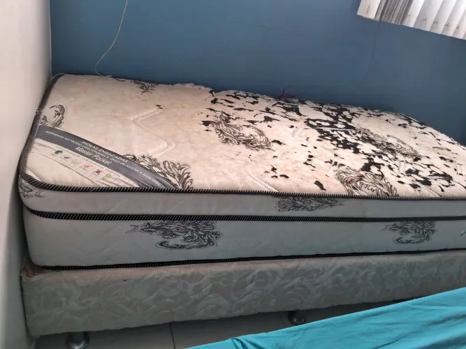 Vendo Cama Solteiro