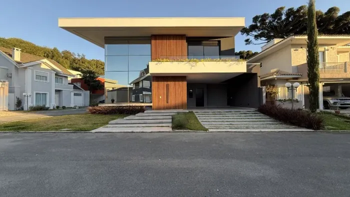 Casa com 4 quartos à venda, 292 m² por R$ 2.990.000 - Santa Felicidade - Curitiba/PR