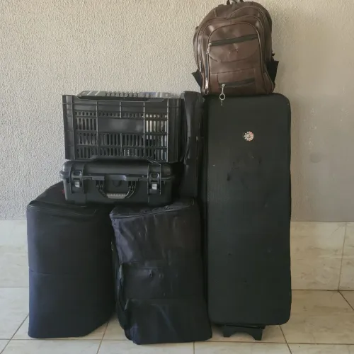 Mesa Mackie DL1604 + Cabos + Pedestais + Iluminação + Cases