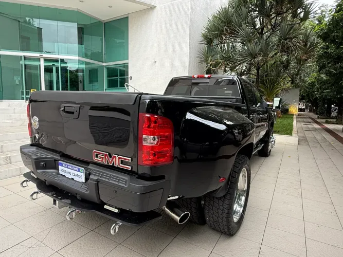 GMC Sierra Denali 6.6 V8 Automático 2012