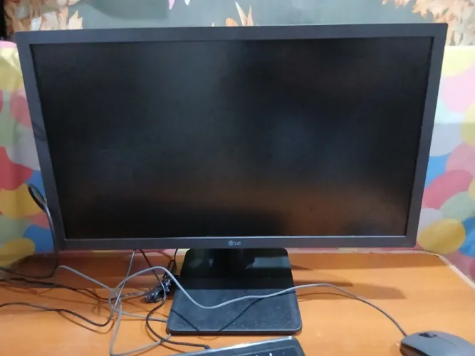Monitor LG 21p Full HD - Semi Novo - Preço Fixo 230,00