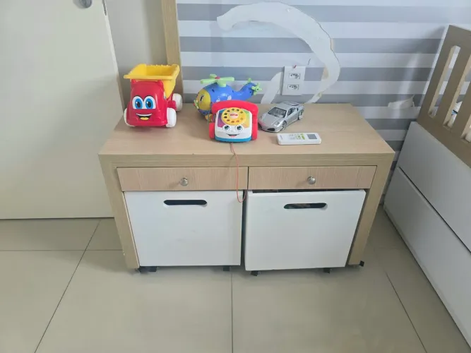BI CAMA PROJETADA COM DOIS COLCHÕES NOVOS E PORTA BRINQUEDOS