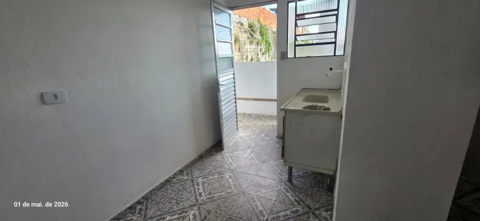 CASA C/ 1 DORM. - LAVANDERIA - NÃO ACEITA PETS - ROD. ARMANDO SALLES, 5.183