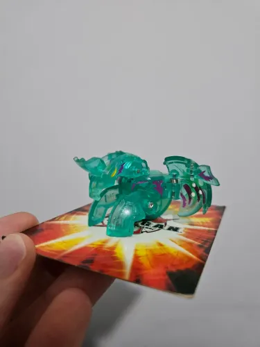 Bakugan ventus storm skyress translúcido