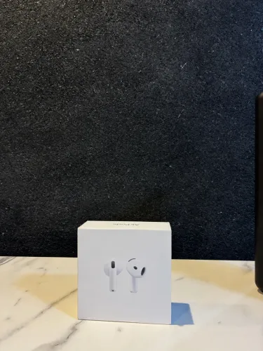 AirPods 4