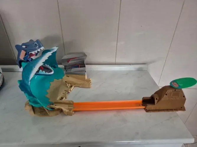 Pista Hot Wheels City Ataque de Tubarão na Praia (Completa e Conservada)