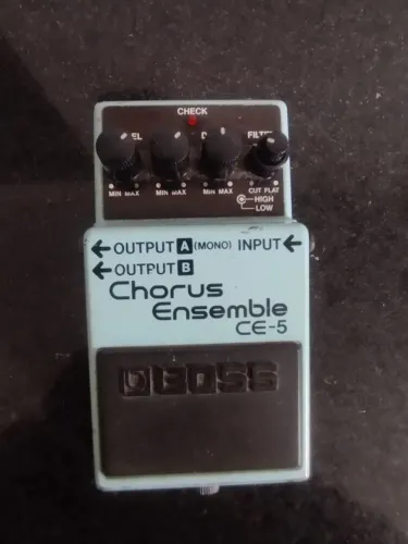 Boss chorus essemble cs5 