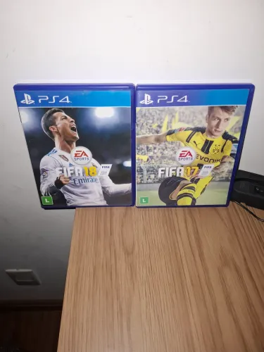 Fifa 17 + Fifa 18 Mídia física para PS4