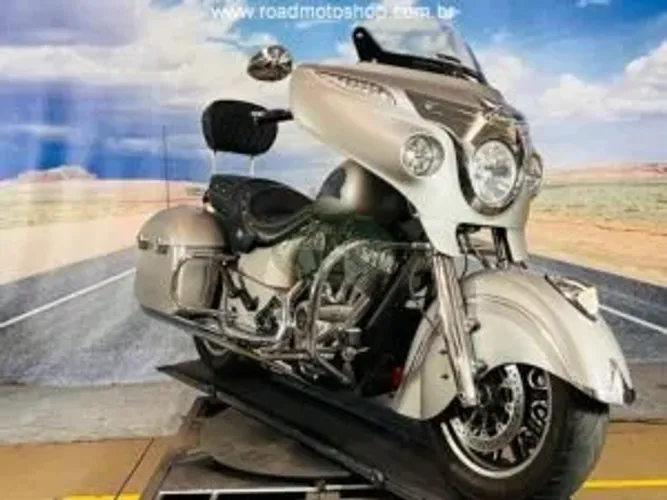 INDIAN-CHIEF CHIEFTAIN - 2017 -Prata - 42.209km 1.800 cc