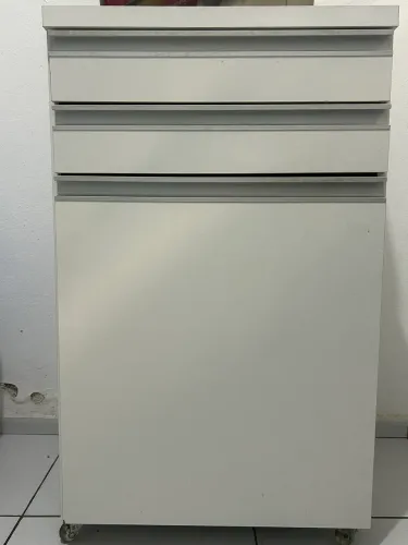 Balcão/Armário baixo de cozinha ou área de serviço com 2 gavetas e 1 porta