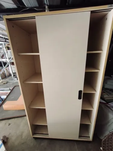 Vende estante de escritório em ? MDF bem conservado  tamanho=164x90x48x