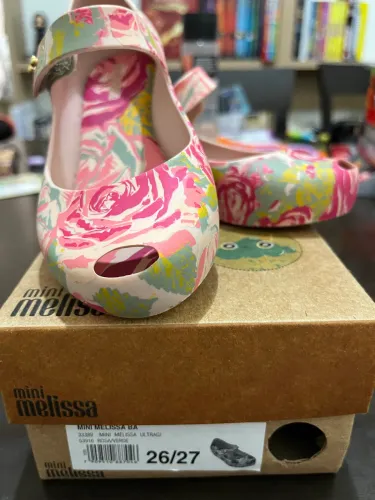 Sandálias Mini Melissa Infantil tamanho 26/27 novo
