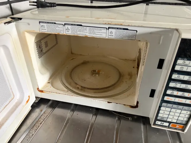 Microondas Midea liva