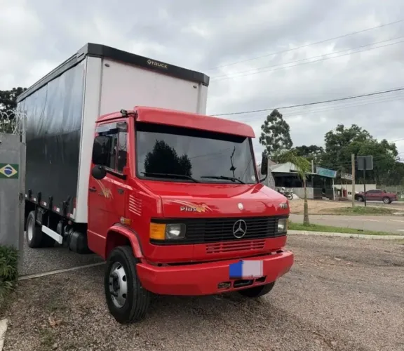 Caminhão Mercedes-benz