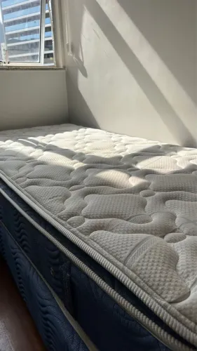 Box com cama de solteiro