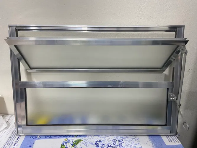 Vitro de alumínio com vidro 60x40