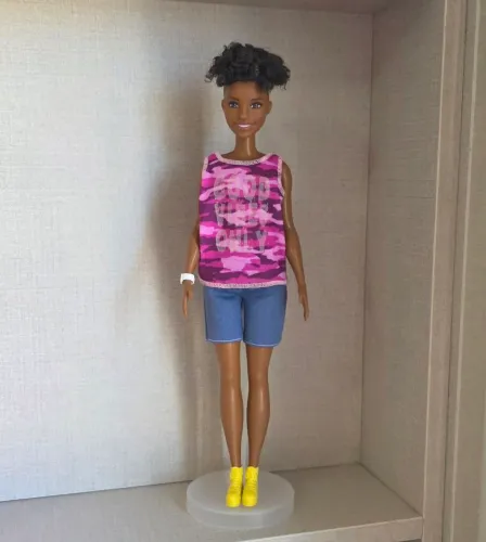 Barbie Fashionista Cabelo Curto - Modelo 128