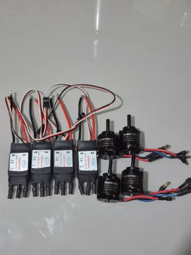 Motores e esc drone f450