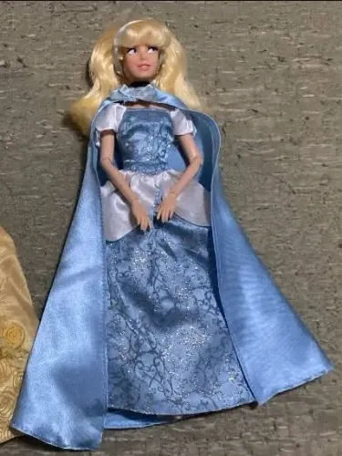 Boneca Cinderela Disney