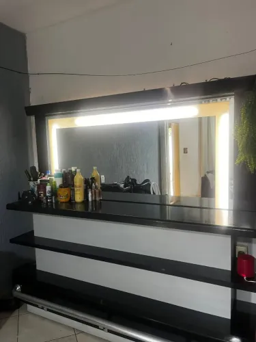 Bancada tampo de mármore e led