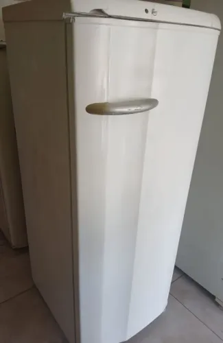 Geladeira Eletrolux palito