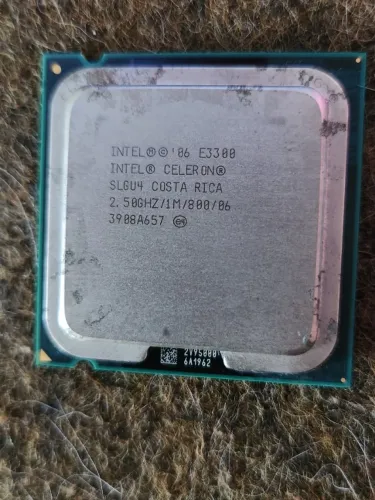 Processador Intel Celeron E3300 2.50GHz LGA775 Dual Core - SLGU4