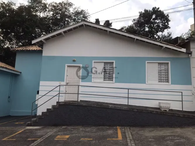 Casa em Condomínio na Vila Haro, Sorocaba-SP: 3 Quartos, 1 Suíte, 2 Salas, 2 Banheiros, 2 