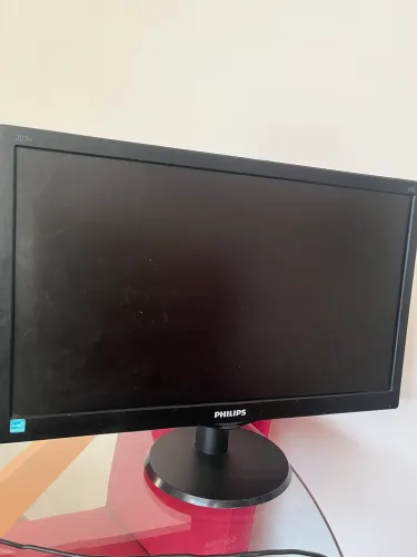 Monitor Philips LCD 18 polegadas - ÓTIMO ESTADO