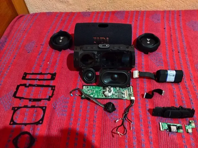 JBL Charge 5 (peças para reposição)