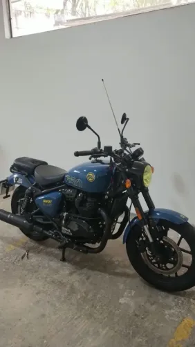 Royal Enfield Shotgun 650