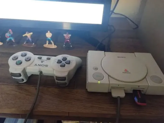 Playstation 1 classic destravado 40 jogos pen-drive mine nao envio!!!!!!!!