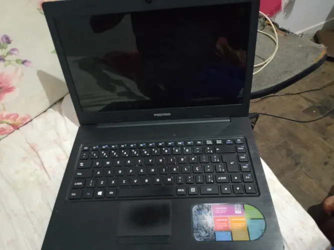 Vende se um notebook positivo