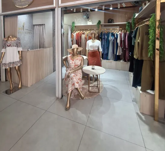 Mobilia de Loja de Roupas Femininas