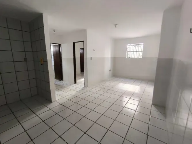 Apartamento térreo para venda, 02 quartos, ventilado, próximo Praça do Cajú, Bessa