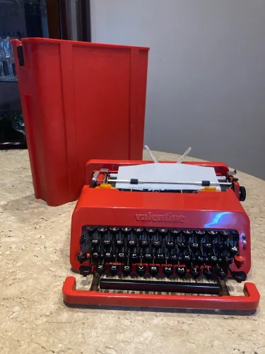 Máquina Escrever Datilografar Olivetti Valentine, linda!