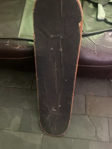Skate semi novo