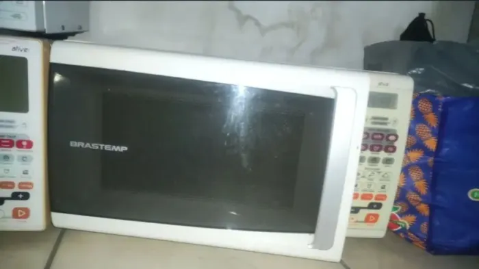 Vende - se Micro-ondas Brastemp
