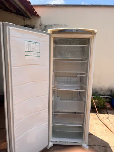 FREEZER VERTICAL CONSUL 246L - CVU30 - 220V - CONSERVADÍSSIMO
