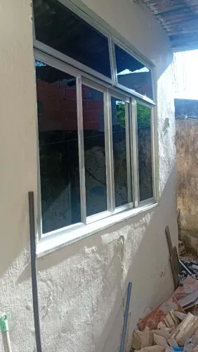 Janelas de alumínio e porta