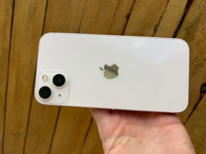 iPhone 13