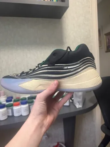 tenis de basquete adidas dame X usado