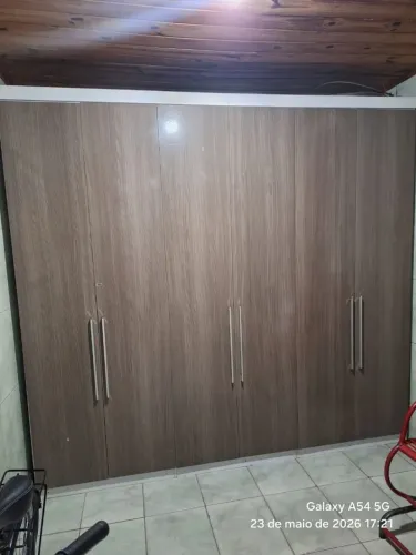 Vendo guarda roupa Casal 6 portas